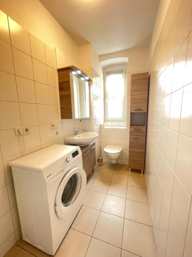 Ferienwohnung Im Stadtzentrum Von Bernau - Schoene Ferienwohnung Mit 1 1/2 Zimmern, Bad, Spuelmaschine, Waschmaschine, Komplette Kueche, Wlan Бернау-бай-Берлін Екстер'єр фото