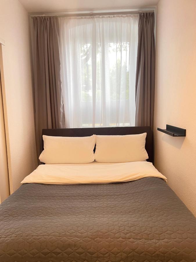 Ferienwohnung Im Stadtzentrum Von Bernau - Schoene Ferienwohnung Mit 1 1/2 Zimmern, Bad, Spuelmaschine, Waschmaschine, Komplette Kueche, Wlan Бернау-бай-Берлін Екстер'єр фото